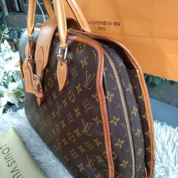 Authentic Louis Vuitton Rivoli Briefcase bag - Picture 2 of 9